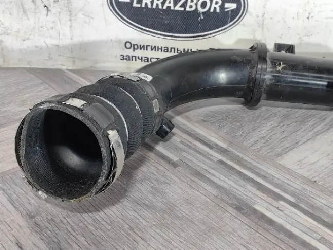 Патрубок интеркулера Range Rover Evoque 2 L551