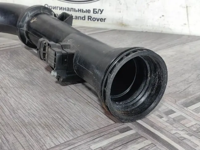 Патрубок интеркулера Range Rover Evoque 2 L551