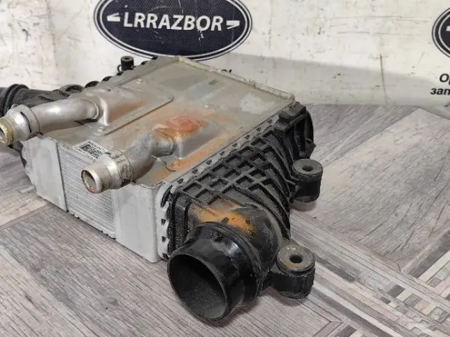 Интеркулер Range Rover Evoque 2 L551 2.0 бензин