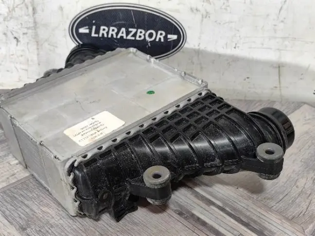Интеркулер Range Rover Evoque 2 L551 2.0 бензин