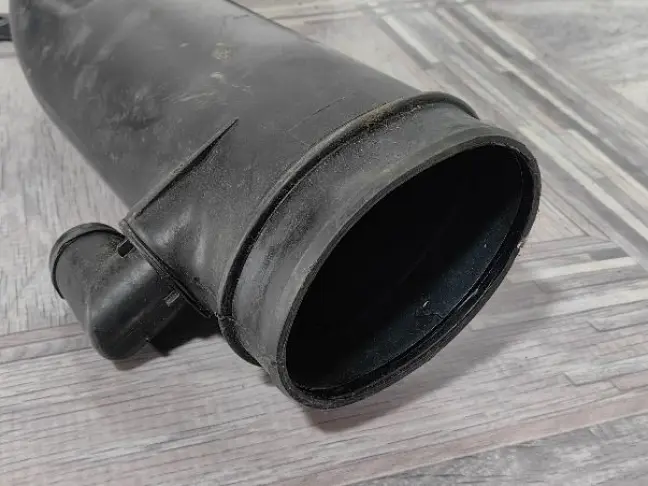 Патрубок воздушный Range Rover Evoque L538