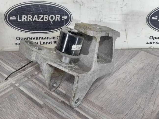 Кронштейн ДВC верхний Land Rover Evoque 2 L551