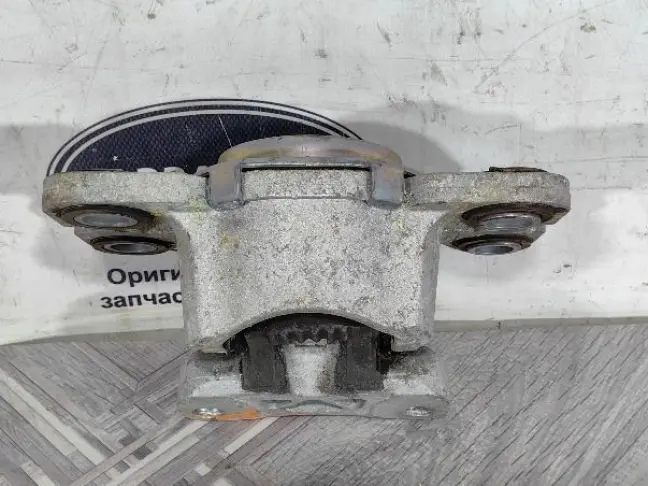 Подушка ДВС левая Land Rover Evoque 2.0 дизель