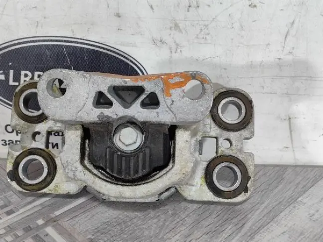 Подушка ДВС левая Land Rover Evoque 2.0 дизель