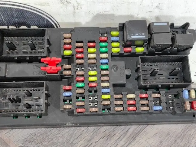 Блок предохранителе Range Rover Sport 2 L494