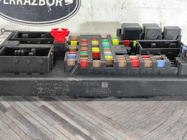 Блок предохранителе Range Rover Sport 2 L494