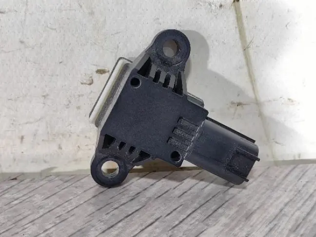 Датчик удара Land Rover Discovery 5 l462