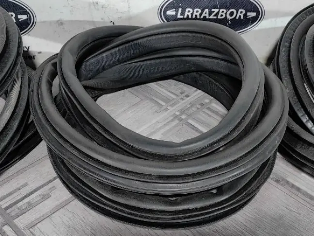 Уплотнители на все двери Land Rover Discovery l462