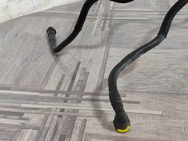 Трубка топливная Discovery 5 L462 2.0 дизель