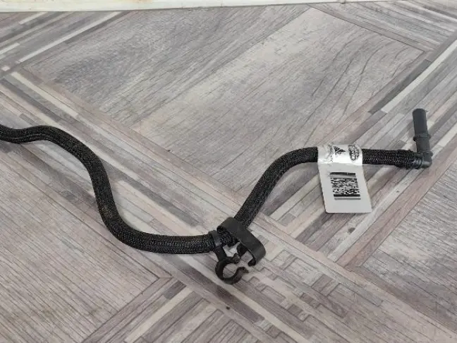 Трубка топливная Discovery 5 L462 2.0 дизель