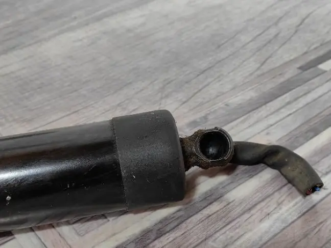 Амортизатор багажника Range Rover 4 L405