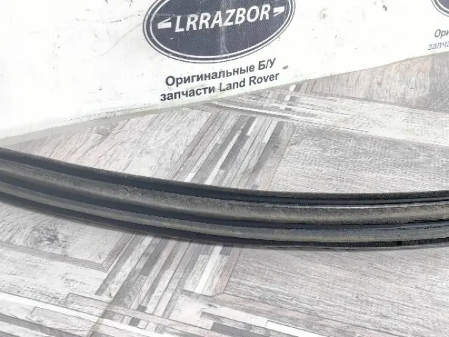 Уплотнитель двери Range Rover Velar L560 2017-н.в.