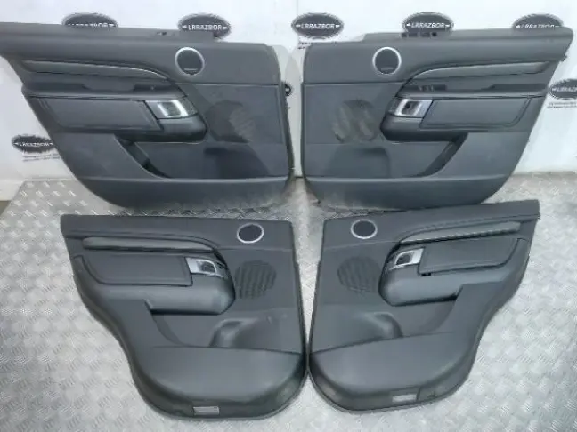 Дверные карты Land Rover Discovery 5 L462