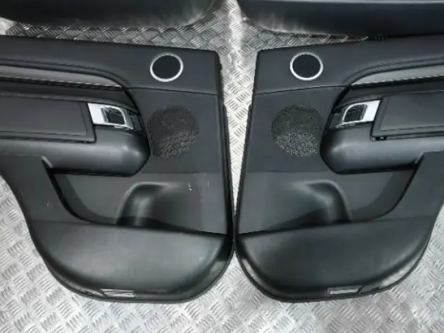 Дверные карты Land Rover Discovery 5 L462