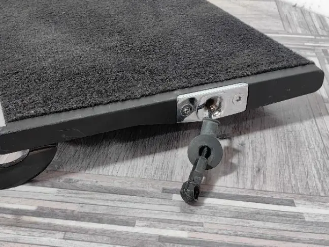 Напольная крышка Land Rover Discovery 5 L462