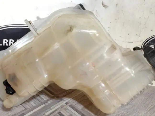 Бачок расширительный Land Rover Discovery 5 L462