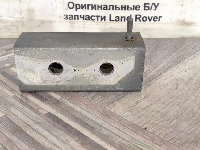 Кронштейн бампера Land Rover Discovery 5 L462