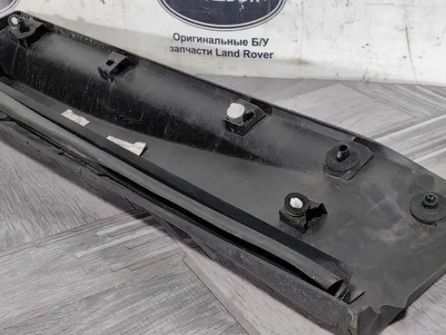 Молдинг задний правый Range Rover Sport2 L494