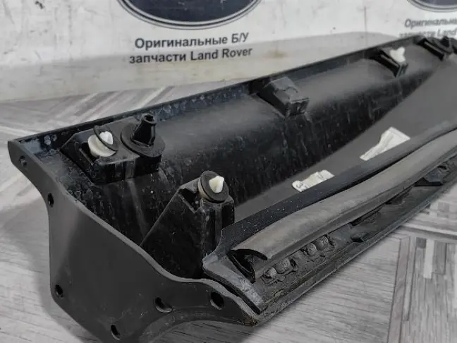 Молдинг задний правый Range Rover Sport2 L494