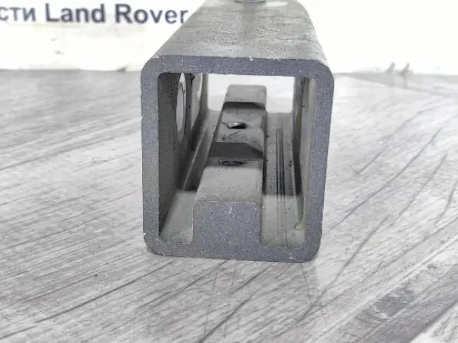 Кронштейн бампера Land Rover Discovery 5 L462