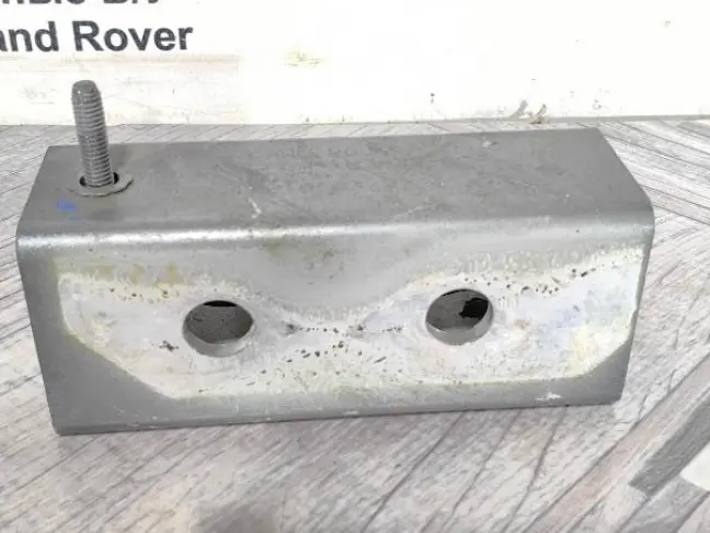 Кронштейн бампера Land Rover Discovery 5 L462