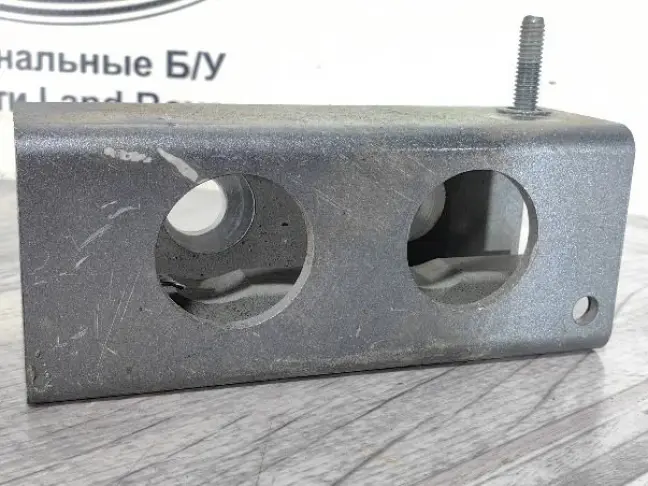 Кронштейн бампера Land Rover Discovery 5 L462