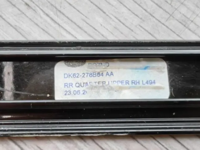 Молдинг стекла заднего Range Rover Sport 2 L494
