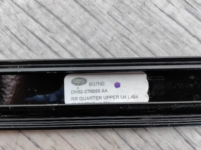Молдинг стекла заднего Range Rover Sport 2 L494
