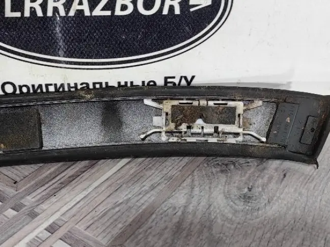 Молдинг крыши левый Discovery 5 L462