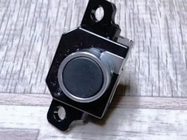 Кнопка открывания бардачка Discovery 5 L462