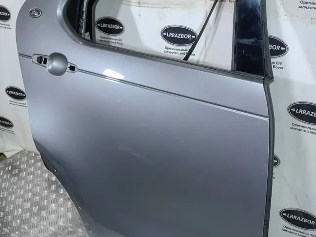 Дверь задняя правая Discovery 5 L462