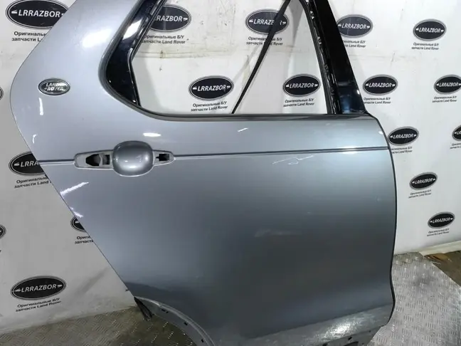 Дверь задняя правая Discovery 5 L462