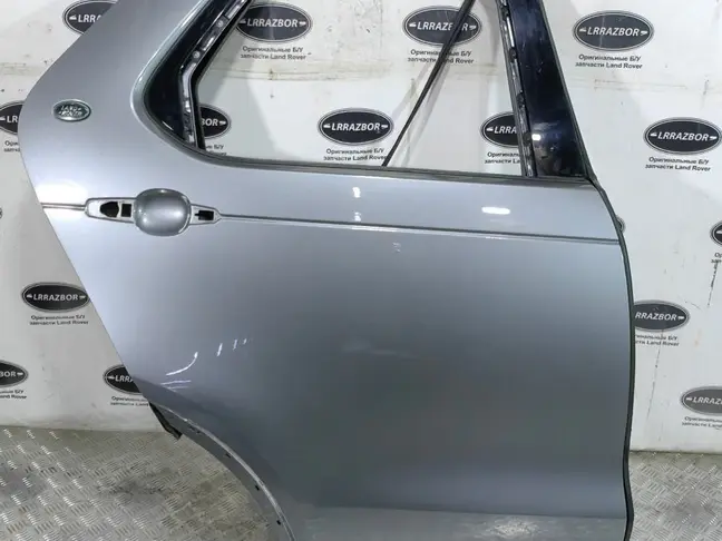 Дверь задняя правая Discovery 5 L462