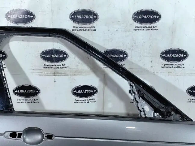 Дверь передняя правая Discovery 5 L462
