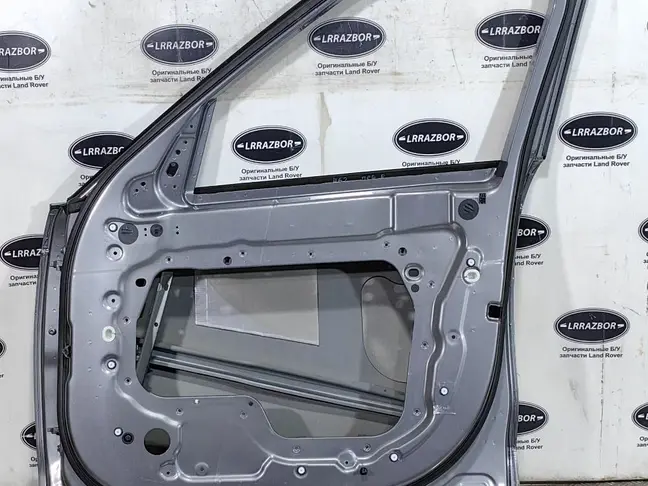 Дверь передняя правая Discovery 5 L462