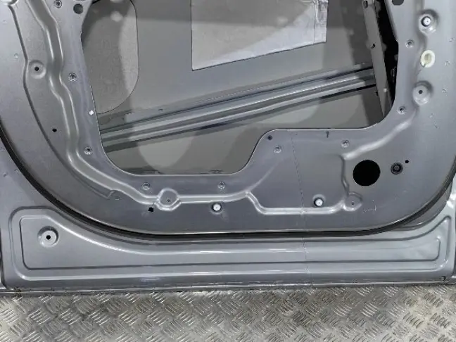 Дверь передняя левая Discovery 5 L462