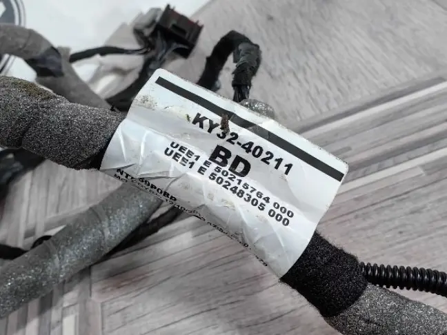 Амортизаторы багажника комплект Discovery 5 L462