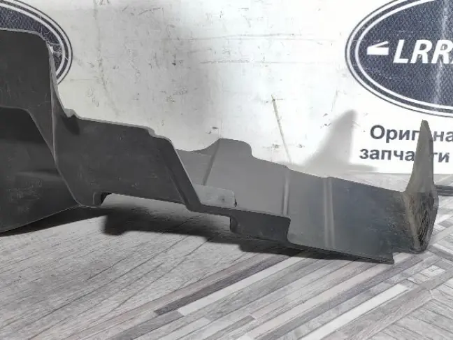 Пыльник радиатор левый Land Rover Discovery 5 L462