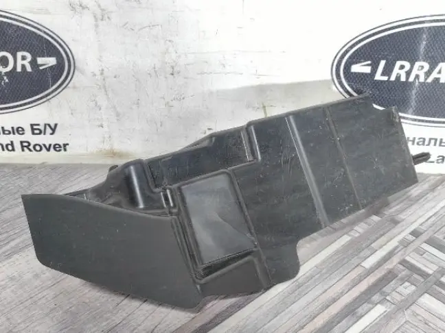 Пыльник радиатор левый Land Rover Discovery 5 L462