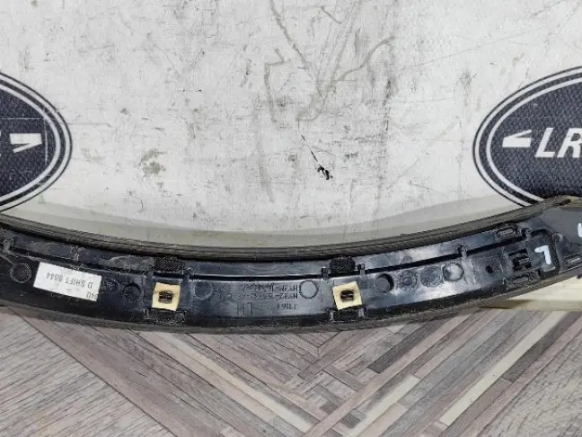 Молдинг задний левый Land Rover Discovery 5 L462