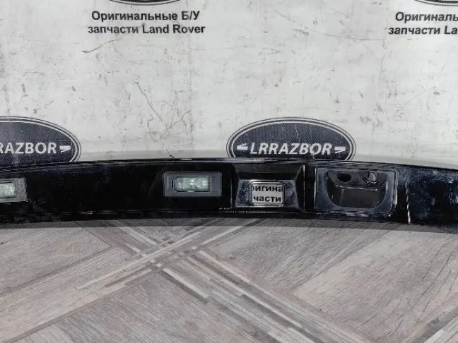 Молдинг крышки багажника Land Rover Discovery 5