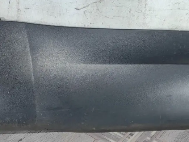 Молдинг задний правый Land Rover Discovery 5 L462