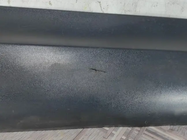 Молдинг задний левый Land Rover Discovery 5 L462