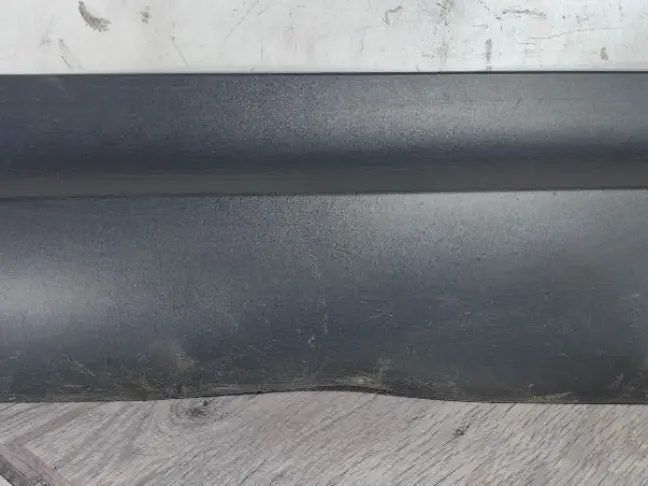 Молдинг передний левый Land Rover Discovery L462