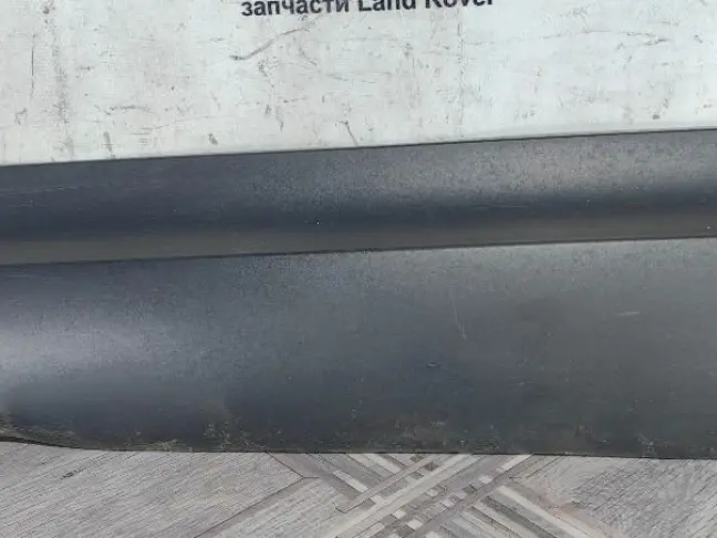 Молдинг передний левый Land Rover Discovery L462