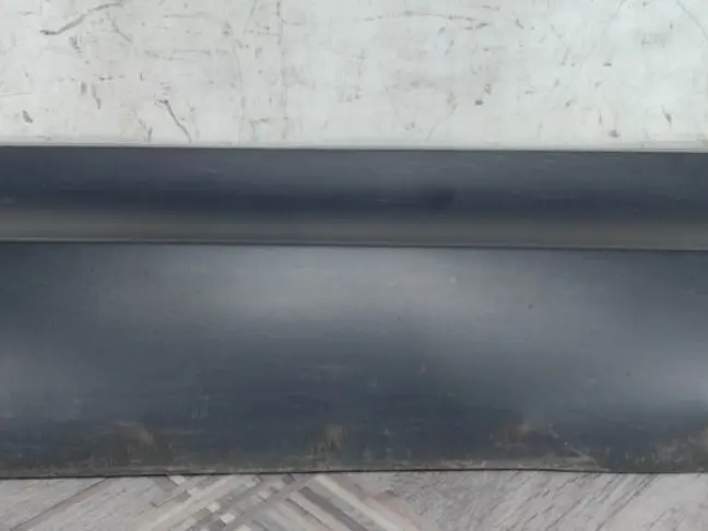 Молдинг передний правый Land Rover Discovery L462