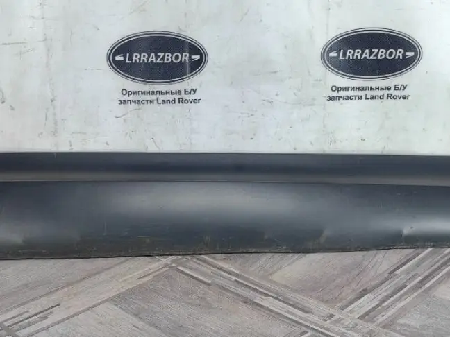 Молдинг передний правый Land Rover Discovery L462