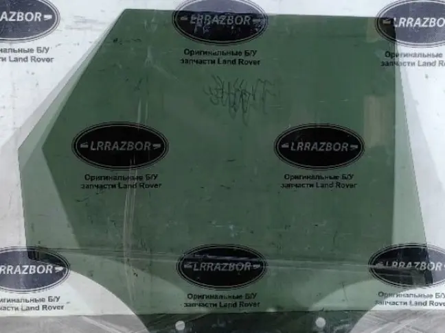 Стекло заднее левое Land Rover Discovery 5 L462