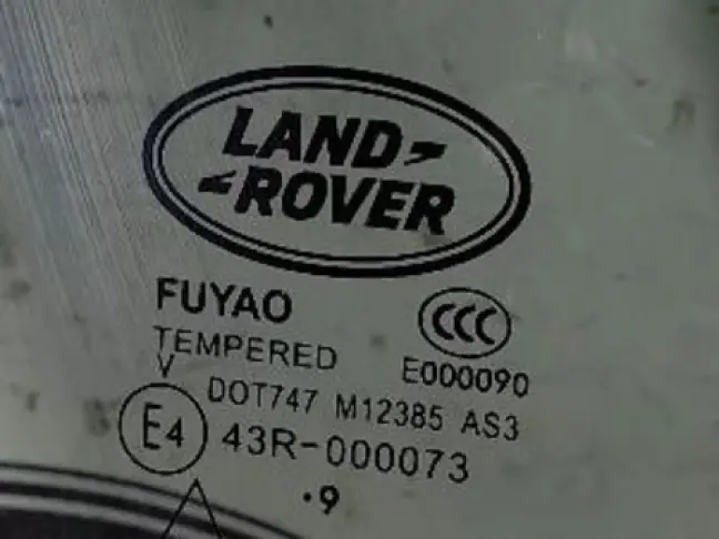 Стекло заднее правое Land Rover Discovery 5 L462