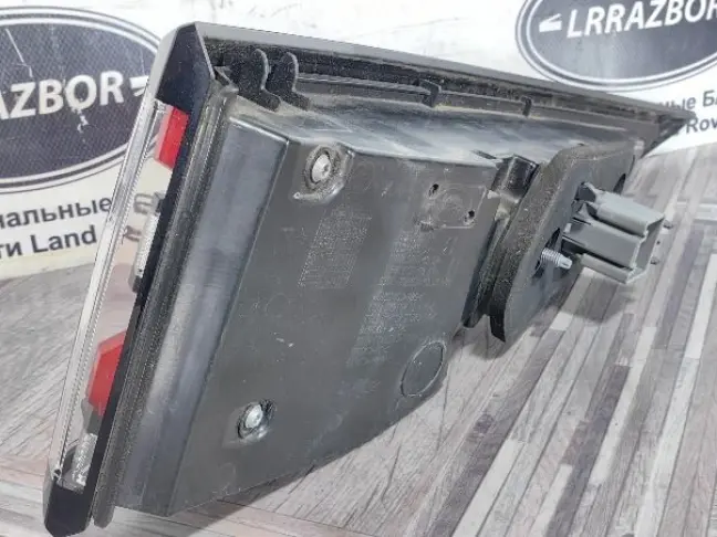 Фонарь задний левый Land Rover Discovery 5 L462
